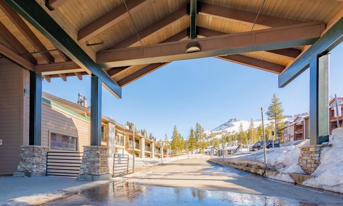 Kirkwood Condo | Summit Watch 118A Hotel Style at The Meadows