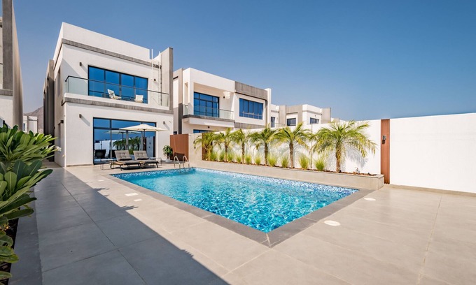 Sharm Villa | Sumptuous 5BR with Assist Rm in Al Dana Island, Sharm, Fujairah by Deluxe Holiday Homes