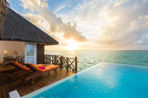 Vilu Reef Resort | Sun Siyam Vilu Reef - 24 Hours All-Inclusive