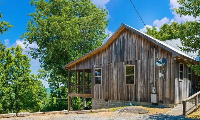 Valley Head Cabin | Sundance Rock-double master suites w/screened porches