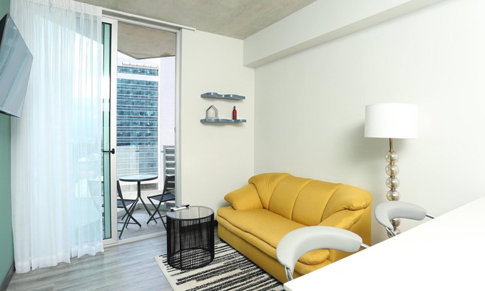 Mata Redonda Apartment | Sunflower at 12, City Views and Wonderland Vibes!