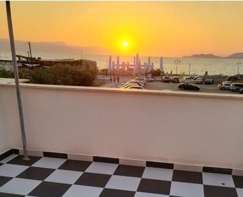 Loutraki House | Sunflower maisonette with attic