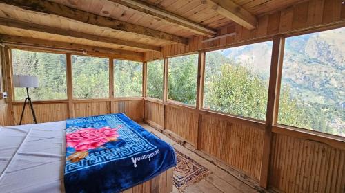 Manali House | Sunils Cabin 5BHK Glass View Villa Manali