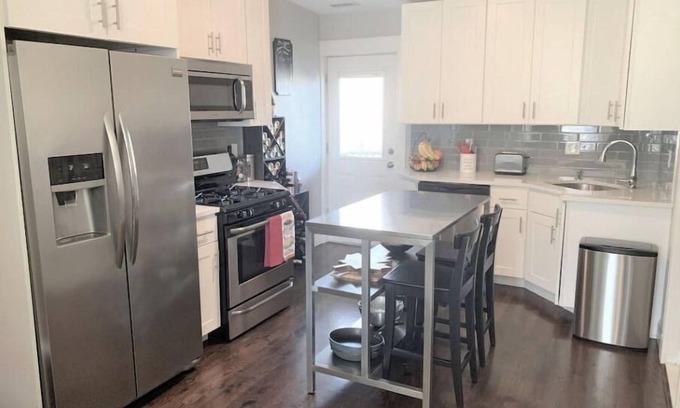 South Boston Condo | Sunny 2 bedroom in Southie