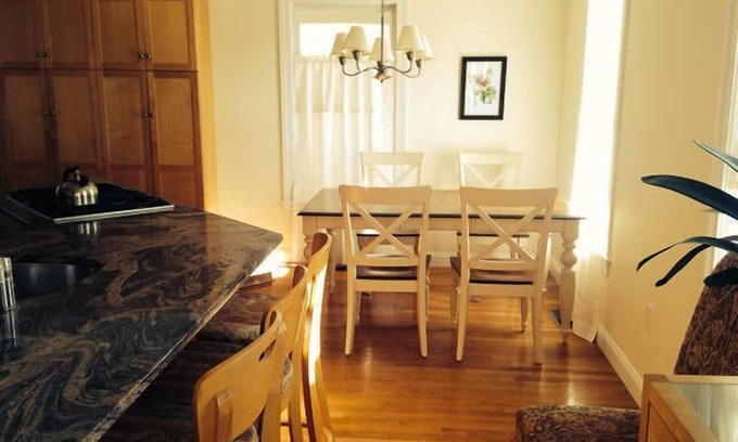 West Cambridge House | Sunny 3BR house 10 min walk from Harvard Square