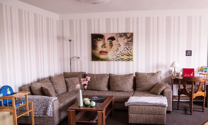 Franken Siedlung Apartment | Sunny 4-star holiday home in Stralsund, the gateway to the island of Rügen