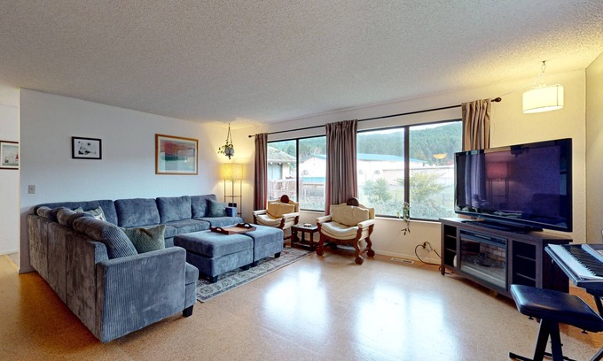 Jacoby Creek House | Sunny Brae home with private, enclosed yard - close to golf, hiking, & town