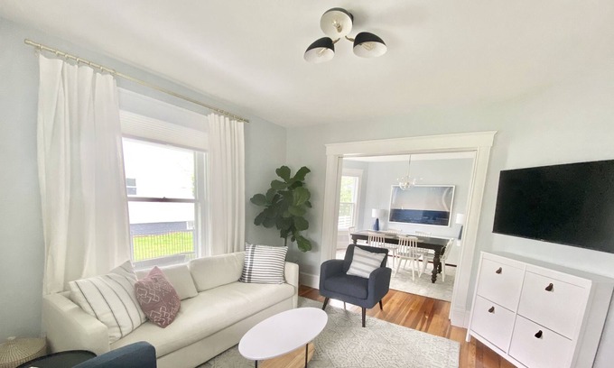 Cambridge House | Sunny Home in Cambridge Historic District