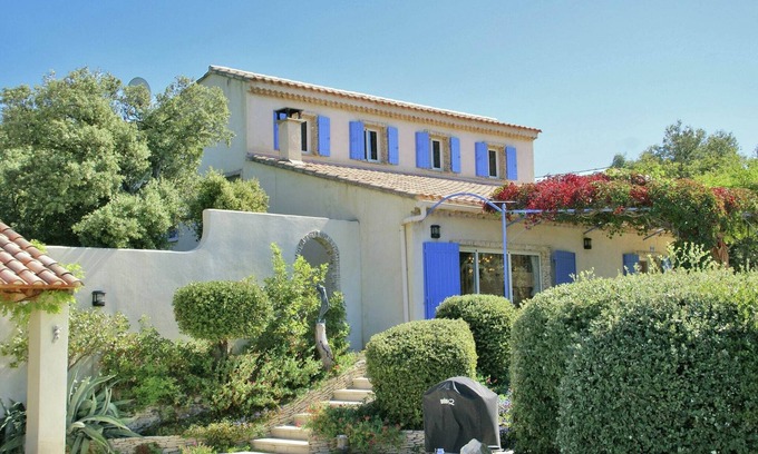 Villes-sur-Auzon Villa | Sunny Provence Getaway