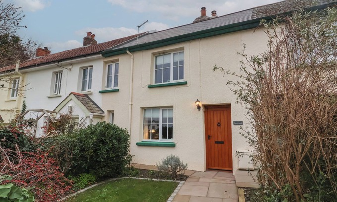 Barnstaple Cottage | SUNNYMEAD, pet friendly, character holiday cottage in Barnstaple
