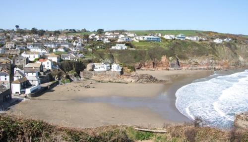 Gorran Haven House | SunnyVale Valley View Cottage