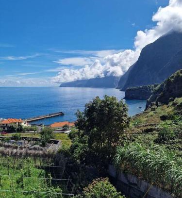 Porto Moniz Apartment | Sunrise Bay - Modern Flat with stunning views