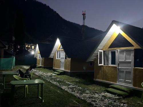 Gulmarg Hotel | Sunrise Haven Gurez