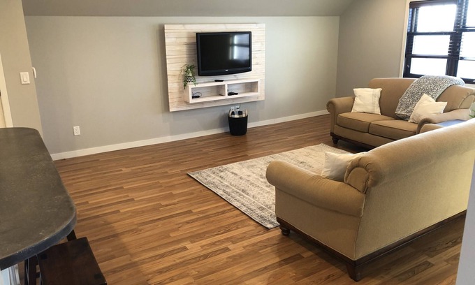 Sioux Center House | Sunrise Suite carriage house apartment