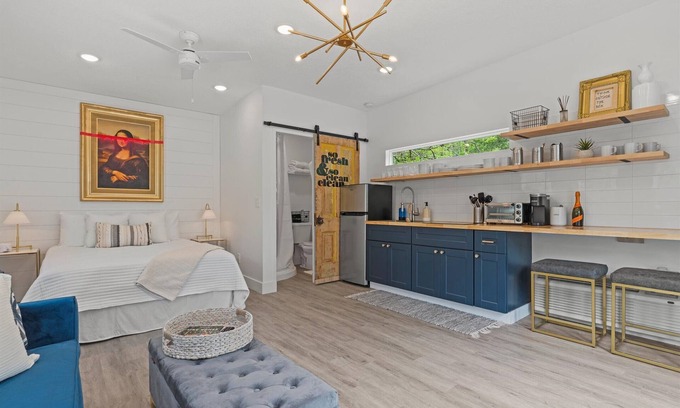 Linn Valley Apartment | Sunrise Tiny House at Linn Valley Lakes