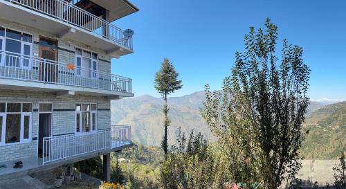 Kotgarh House | Sunrise View Homestay