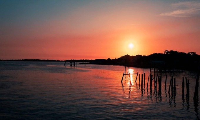 Cedar Key Cottage | Sunset Brooke's w/amazing sunset views!