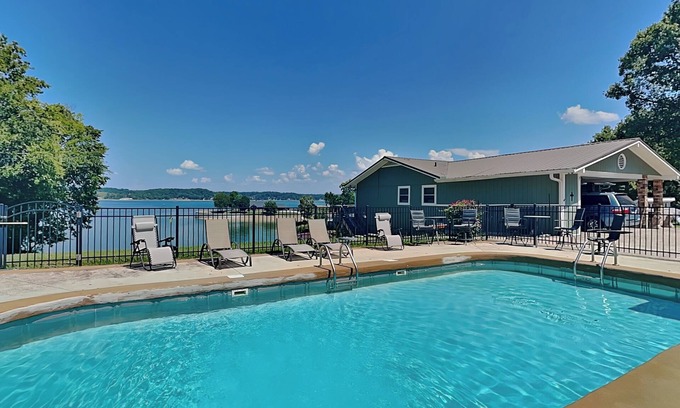 Dandridge Cabin | Sunset Cove | Pet-Friendly w/Heated Pool + Game Room