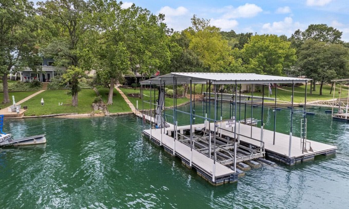 Linn Creek House | Sunset Hideaway - Private Dock in No Wake Cove!