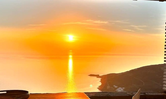 Exomvourgo House | Sunset House in Isternia 1