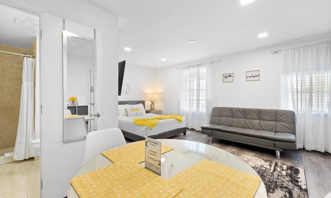 South Miami Apartment | Sunset Inn - Voted best B&B by the Miami Herald - Free Daily Breakfast!