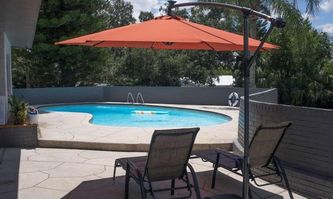 Temple Terrace House | Sunset Oasis