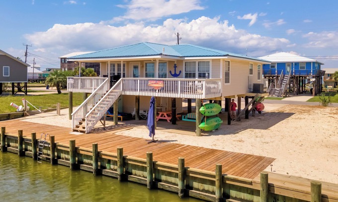 Silver Cay House | Sunset Point - Canal, boat dock, large bulkhead deck, walk to beaches!