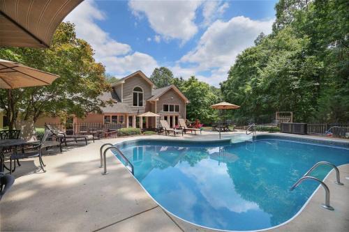 North Garrett Road House | Sunset Point Pool House Close to Duke University