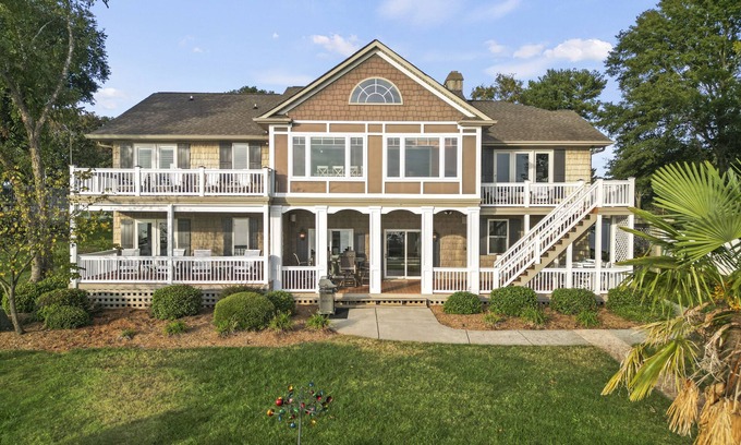 Terrell House | Sunset Pointe - Entertainers Dream with Amazing Lake Norman Views