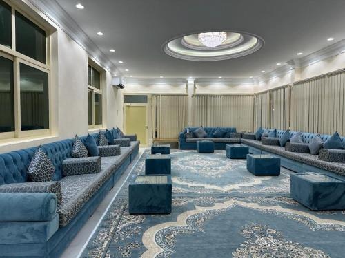 Abu Dhabi House | Sunset valley farmhouse