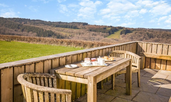 Okehampton House | Sunset View - Larkbeare