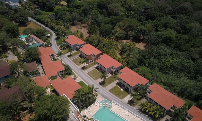 West End Villa | Sunset Villa 3C by Splash Inn