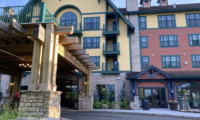 Vernon Condo | SUNSETS at Mountain Creek. Balcony! Ski in/out, Pool, hot tub, wineries!
