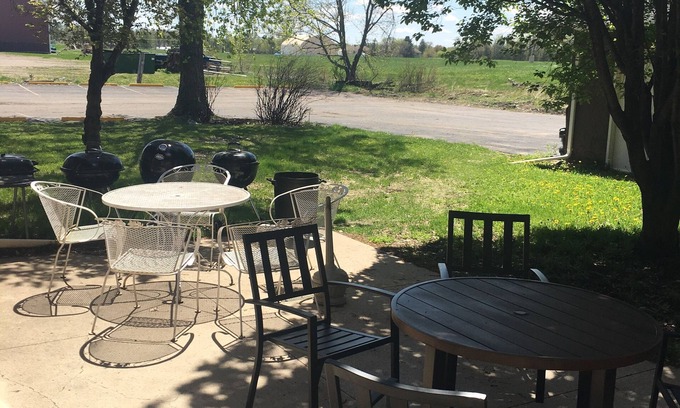 Blue Earth Hotel | Super 8 by Wyndham Blue Earth