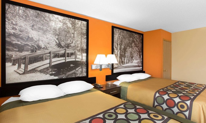 Clive Hotel | Super 8 by Wyndham Clive IA