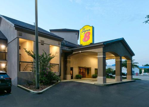 D'Iberville Hotel | Super 8 by Wyndham Diberville Biloxi Area