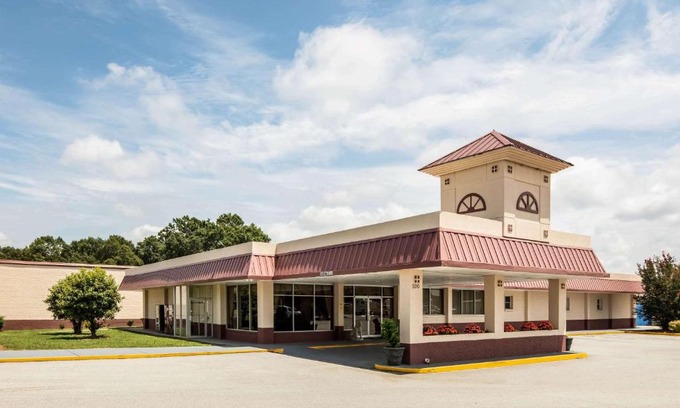 Gaffney Hotel | Super 8 by Wyndham Gaffney