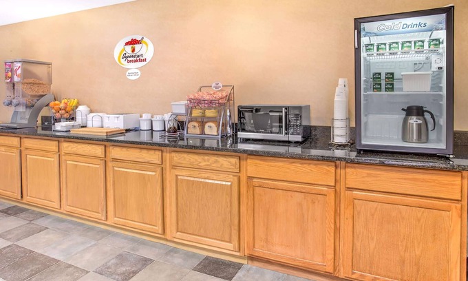 Galva Hotel | Super 8 by Wyndham Galva