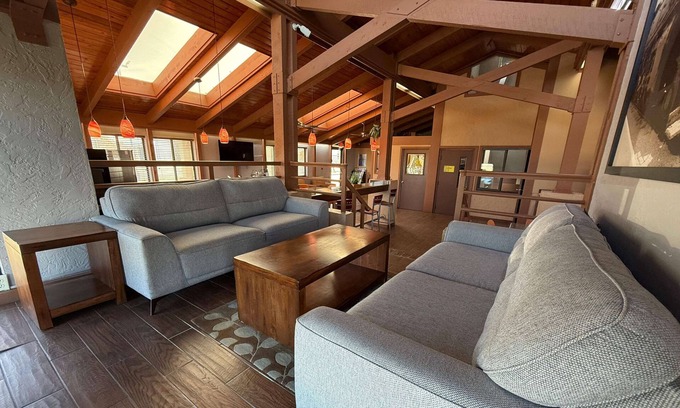 Hutchinson Hotel | Super 8 by Wyndham Hutchinson