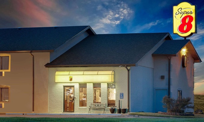 Marshall Hotel | Super 8 by Wyndham Marshall