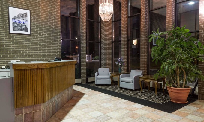 Miamisburg Hotel | Super 8 by Wyndham Miamisburg Dayton S Area OH