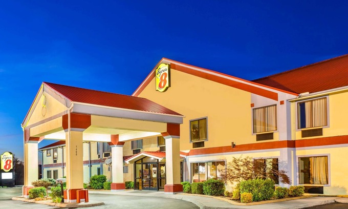 Morristown Hotel | Super 8 by Wyndham Morristown/South