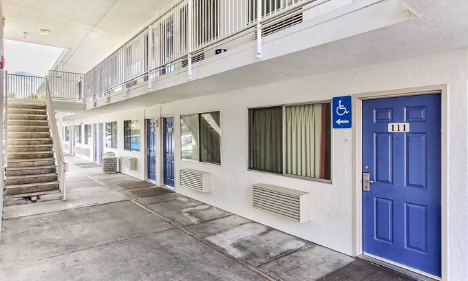 Santa Clara Hotel | Super 8 by Wyndham Santa Clara