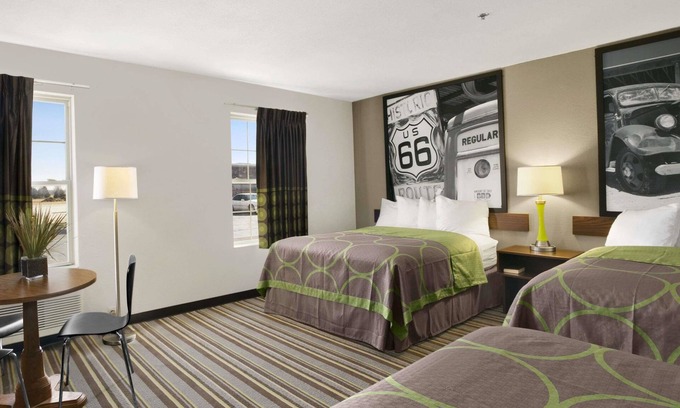 Strafford Hotel | Super 8 by Wyndham Strafford/Springfield Area