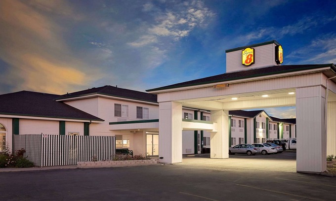 Battle Mountain Hotel | Super 8 by Wyndham Battle Mountain