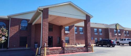 White Hall Hotel | Super 8 by Wyndham White Hall