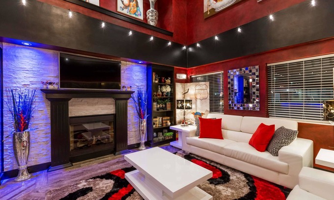 Greenwich Hotel | Super 8 by Wyndham Wichita North