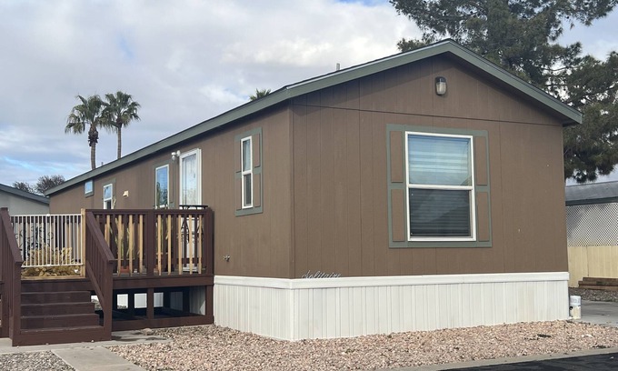 Glendale House | Super bowl rental only 2.6 mile away from the Stadium