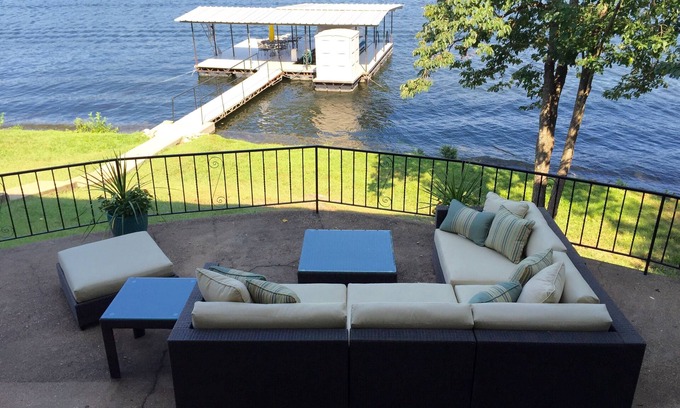 Lake Ozark House | SUPER CLEAN! private dock & lrg outdoor living w/bar - big cove w kayak & SUP