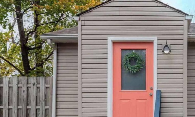 Madison-on-the-Lake House | Super Hosts: Grove Cottage - close to beach, wineries & Spire!